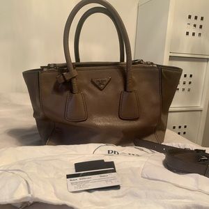 ✨AUTHENTIC PRADA ARGILLA GLACE CALF BAG✨